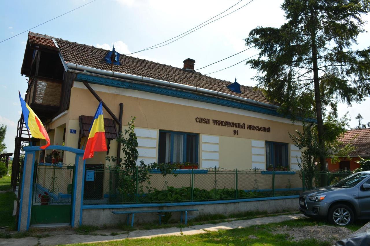 Casa Traditionala Ardeleana Madaras  Esterno foto